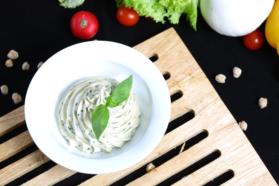 Selbstgemachtes Bärlauch-Pesto aus frischem Bärlauch